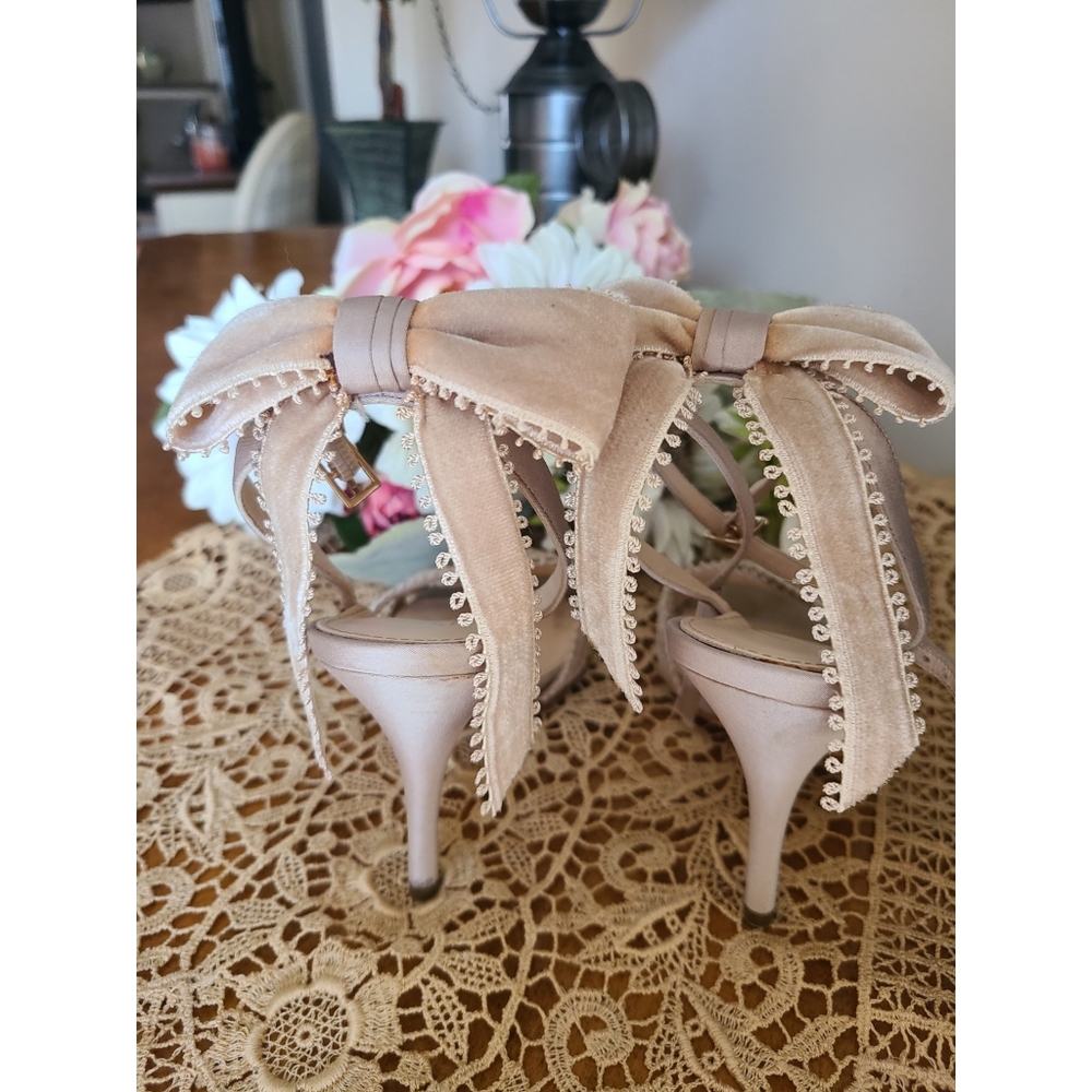 Vintage Delman bow heels
